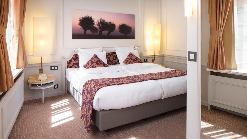 Crowne Plaza Hotel 