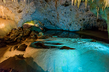 Epirus-Tzoumerka-Το σπήλαιο της Ανεμότρυπας