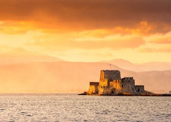 10 Amazing Greek Castles That Stand Out