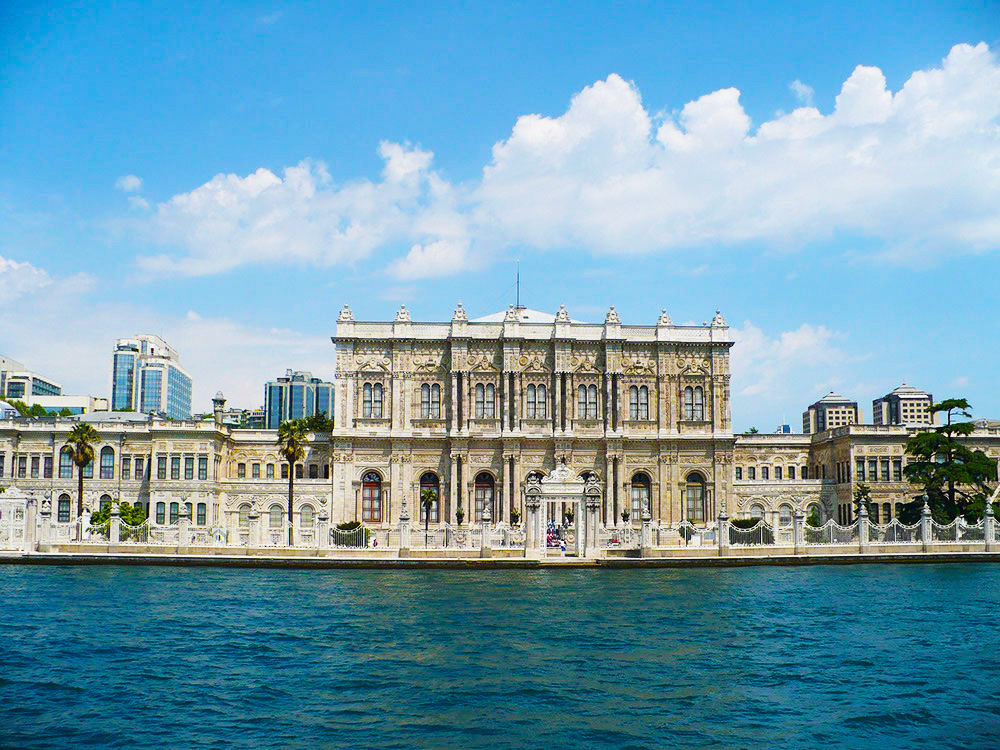 dolmabahce palace 2805839 1920