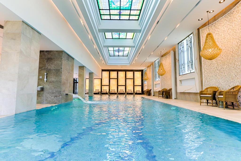 Ensan Thermia Palace 1jpg