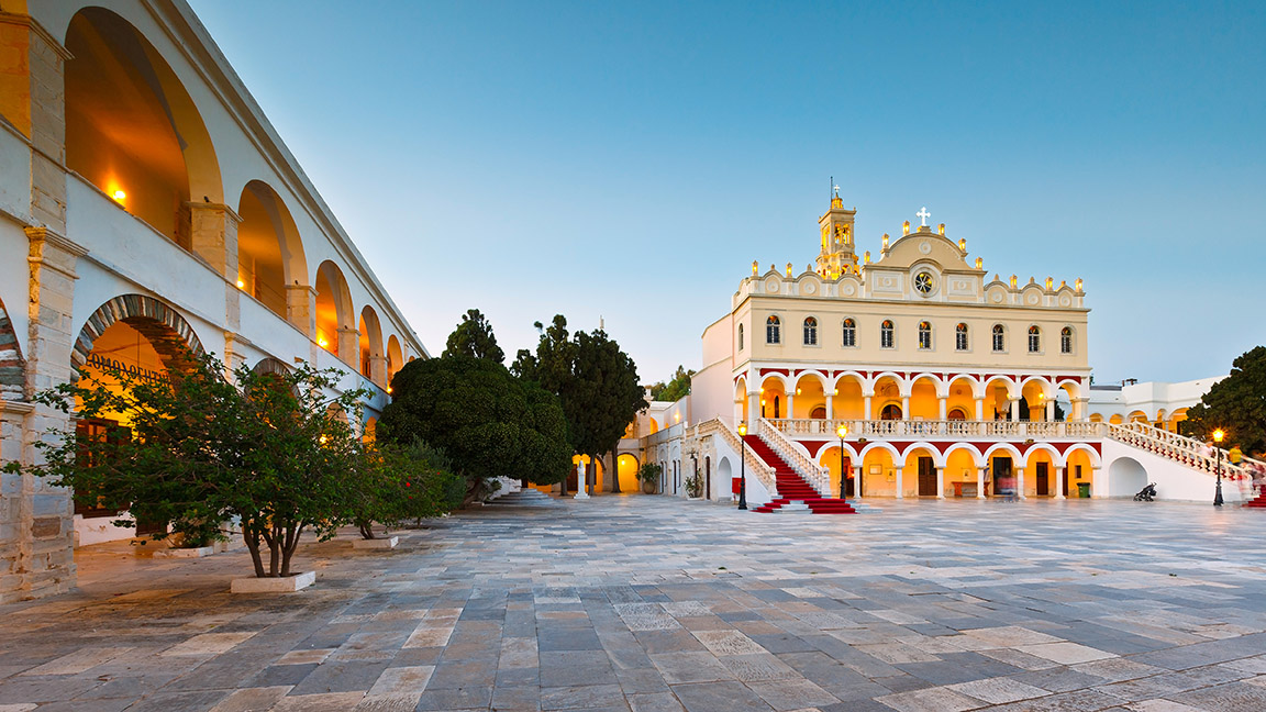 Tinos AdobeStock 122467929
